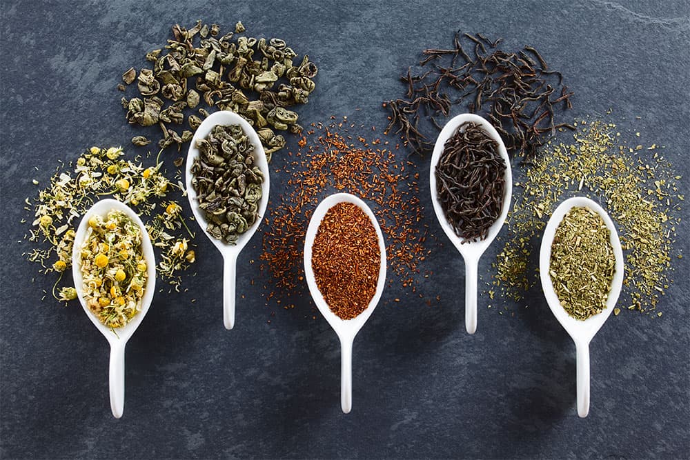 Brewing vessel and serving size: how much tea for loose leaf matters