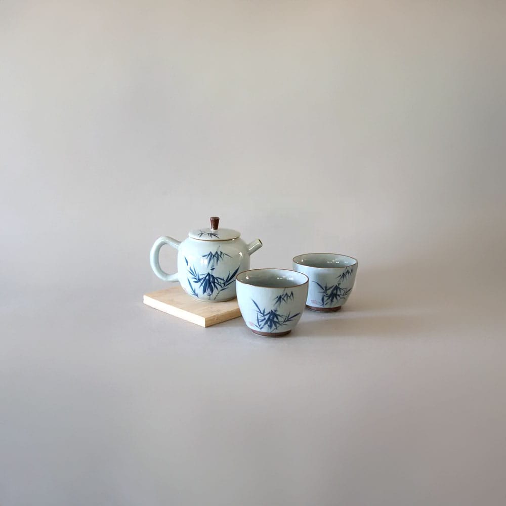 Hand-Painted Bamboo Teapot Set with 2 Cups