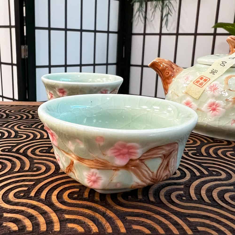 
                  
                    Porcelain Plum Teapot with 4 Cups
                  
                