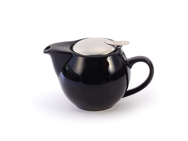 Saara porcelain teapot 16.9 oz in glossy black colorcolor